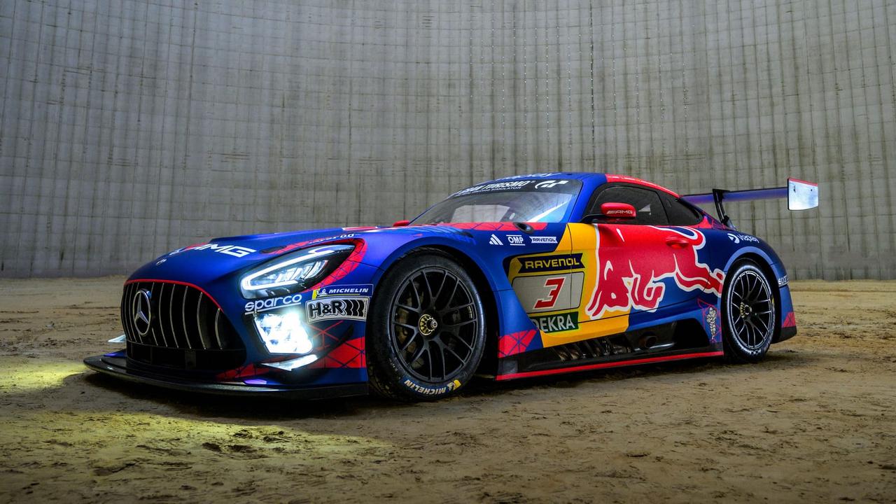 今年的纽博格林还有一台车备受瞩目，那就是四届一级方程式世界冠军维斯塔潘将驾驶的这