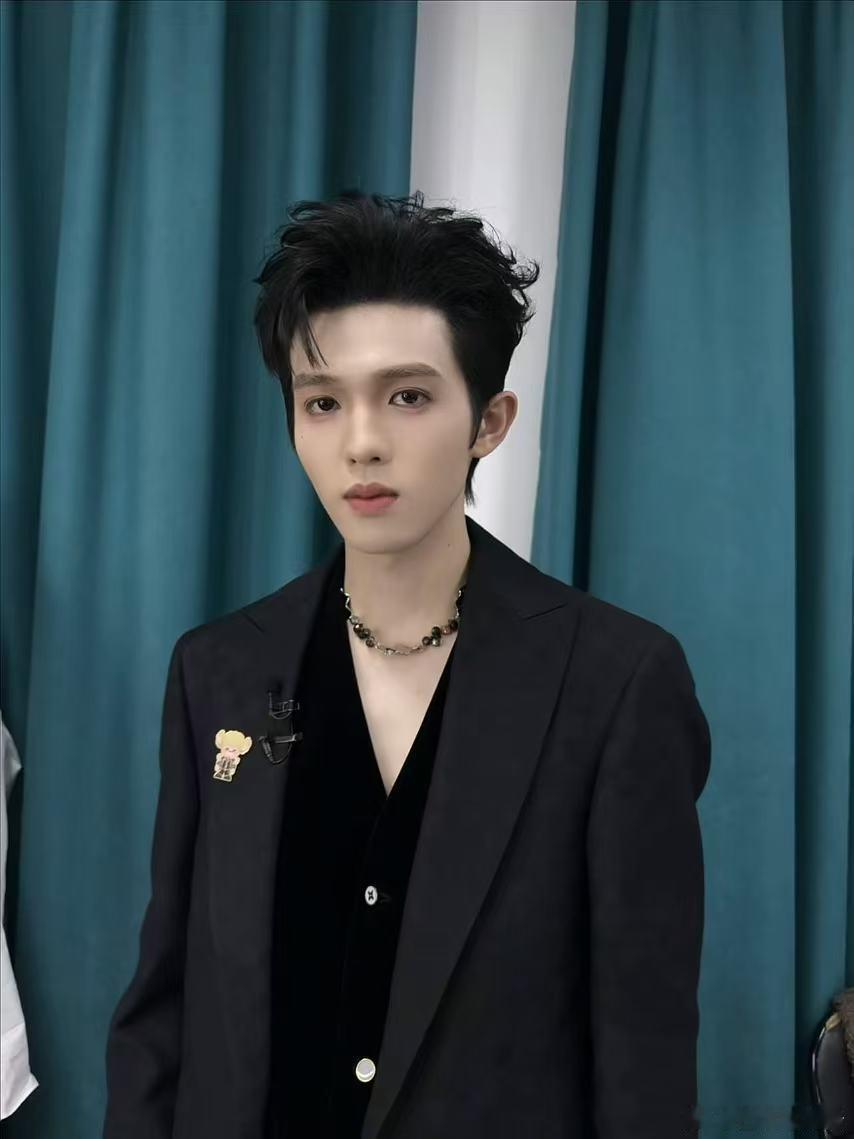 李昊这次公演将会是挑战最大的一次  李昊说，这场公演的每个环节都充满挑战，他希望