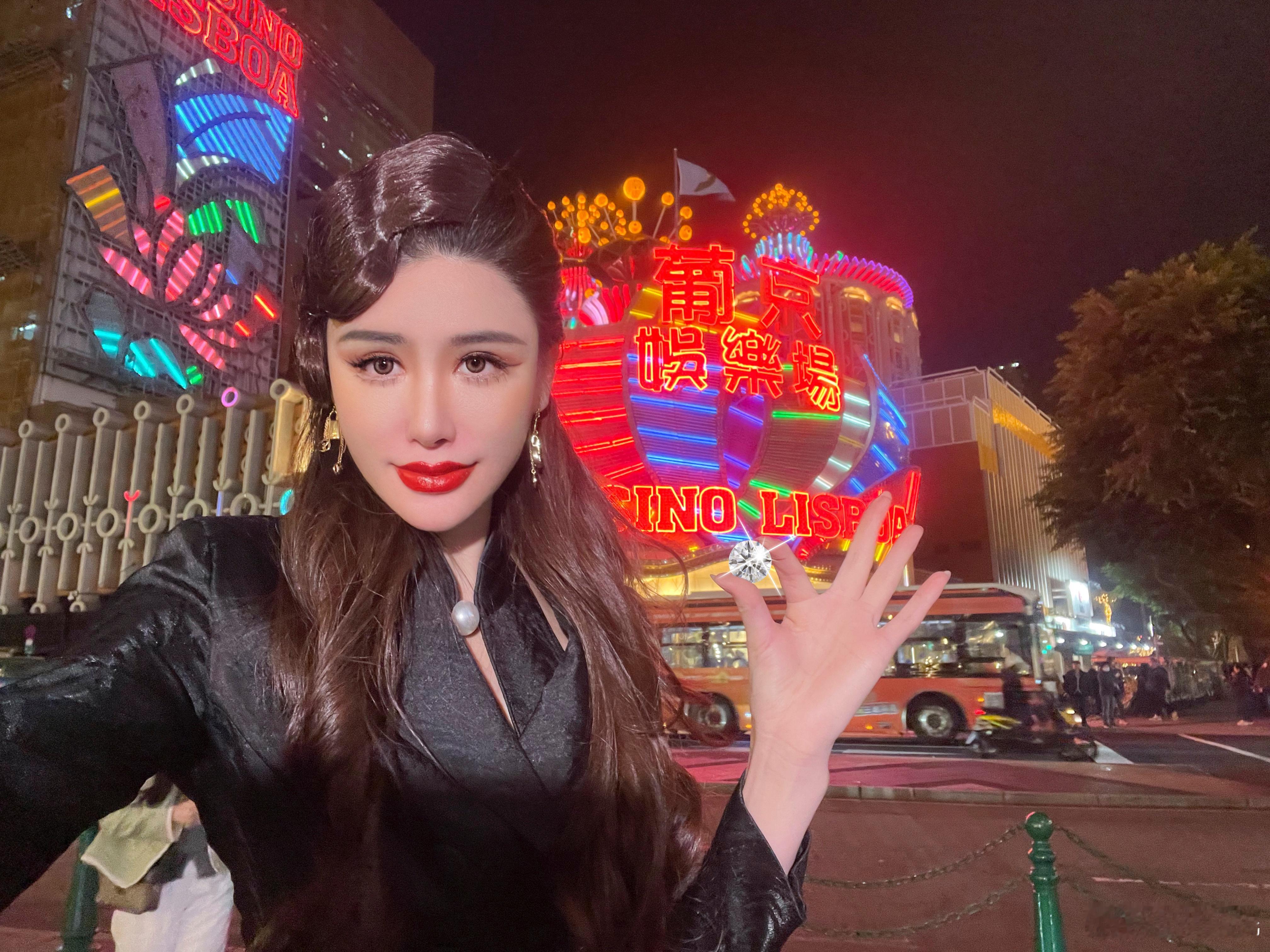 欢迎来到澳门🇲🇴赌城，跟我一起带你体验纸醉金迷[威武]  