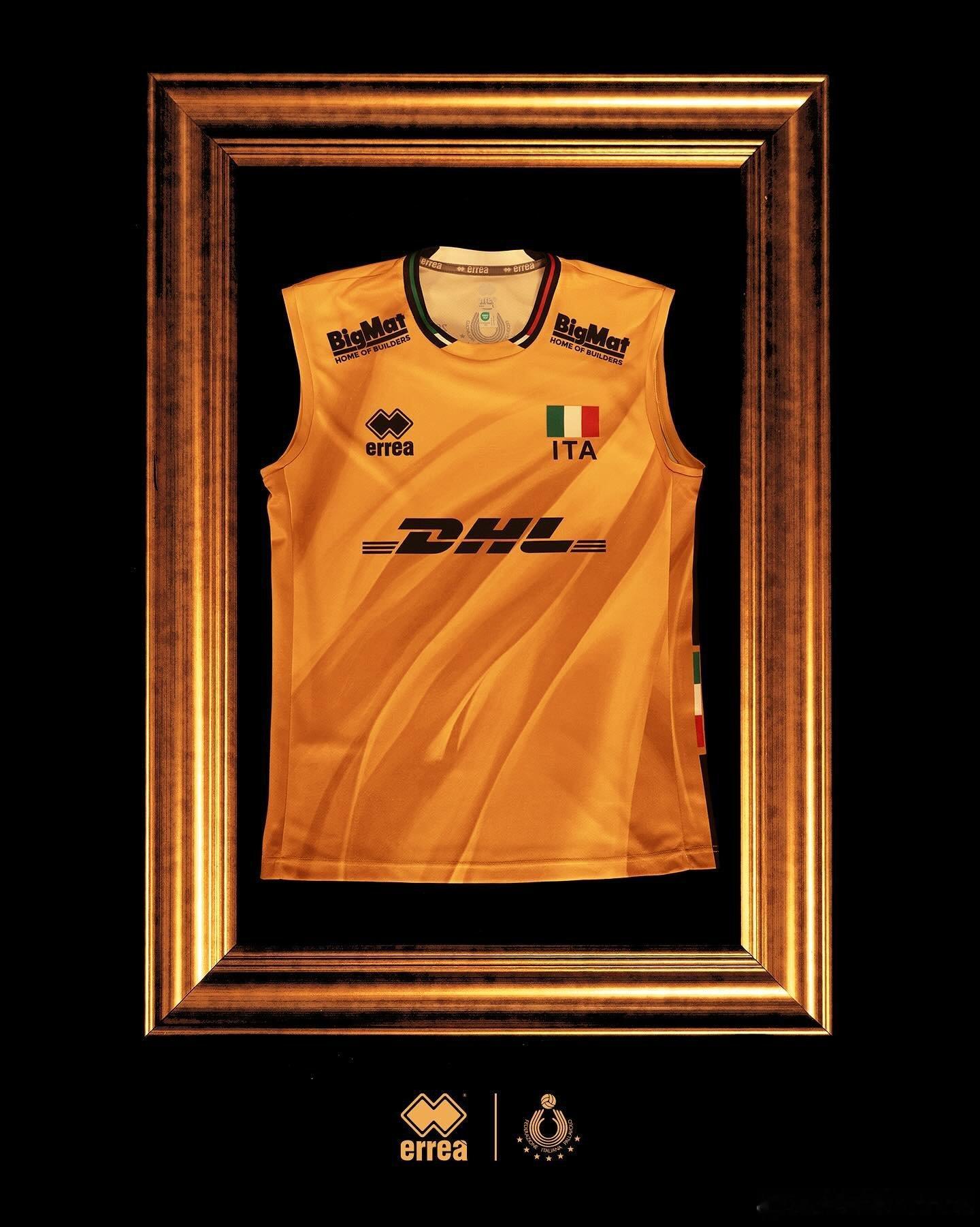 🇮🇹意大利金色特别版球衣📍专为庆祝意大利男女排今年赢得的世锦赛冠军而设计 
