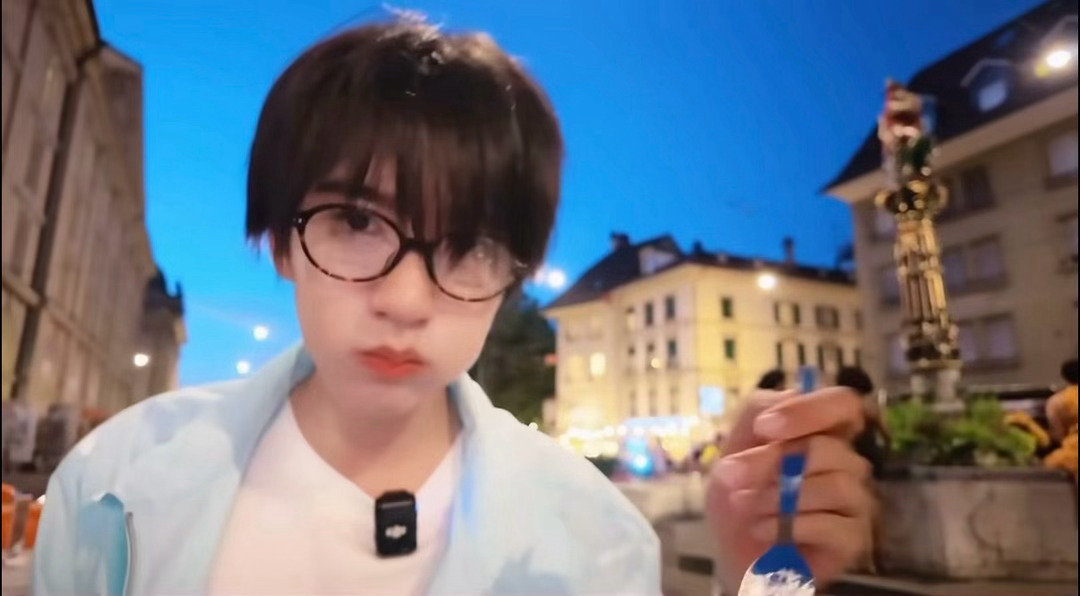 贺峻霖 hjl贺峻霖 二代唯一all绿hjl贺峻霖 青年主持人✨ 手机壁纸是你领