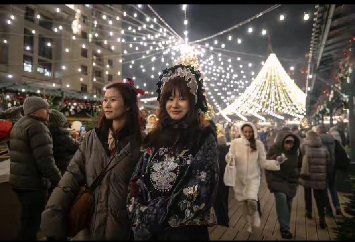 俄对华免签12月1日生效，盼春节迎客流高峰，2026年游客或增30%
 
中俄双