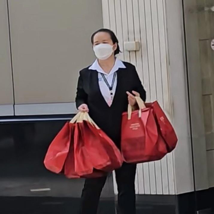 当俊的staff好幸福，日常投喂。 ​​​