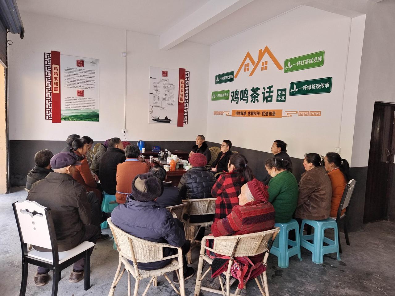 这场茶话局办得实在太对胃口，没有生硬的流程，都是同好围坐，煮上几壶陈茶，从新茶的
