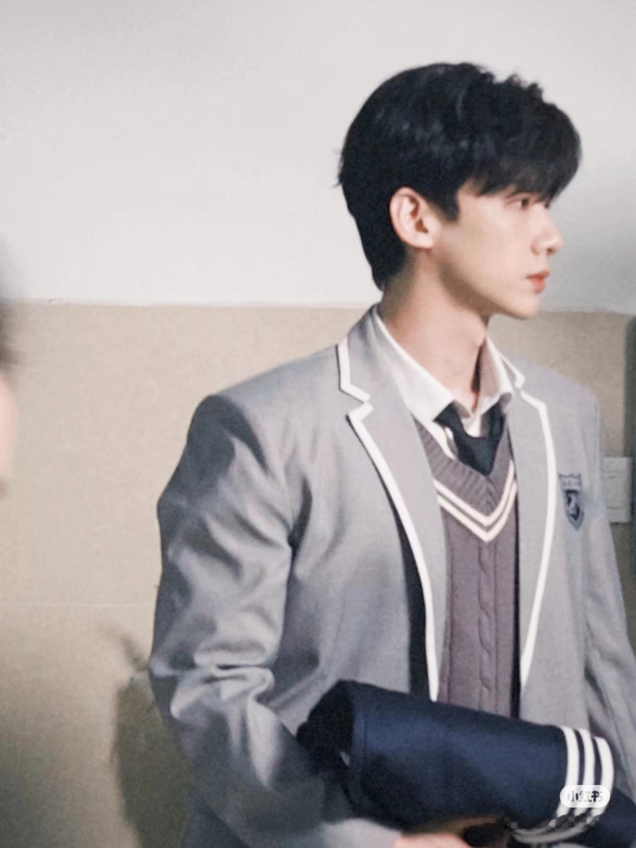 校服桑延~ 