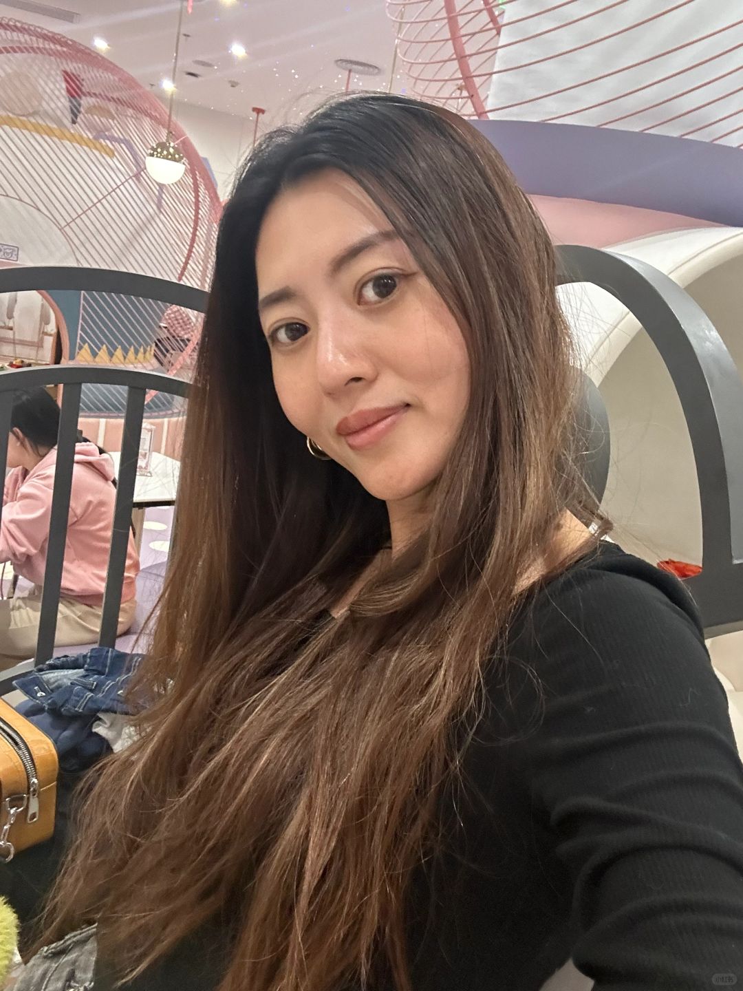 今儿个心情不错