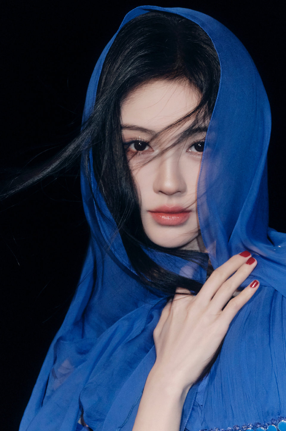 鞠婧祎身穿Zuhair Murad 2011定制系列礼服搭配FRED高级珠宝亮相