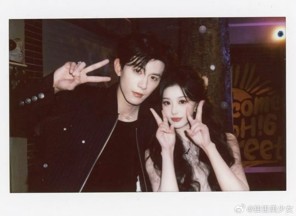 邓凯孔雪儿你好星期六拍立得hi6拍立得新鲜上线！孔雪儿甜妹元气拉满，邓凯酷帅有型