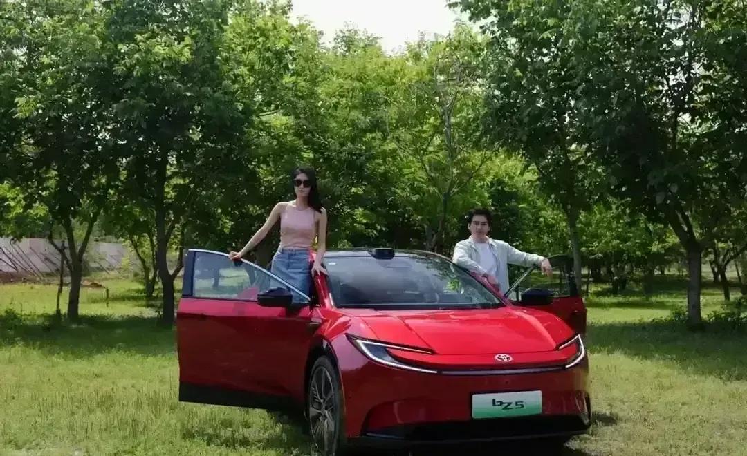 卖车的金牌销售说：
三年不换车——买韩系：
六年不换车——买美系；
九年不换车—