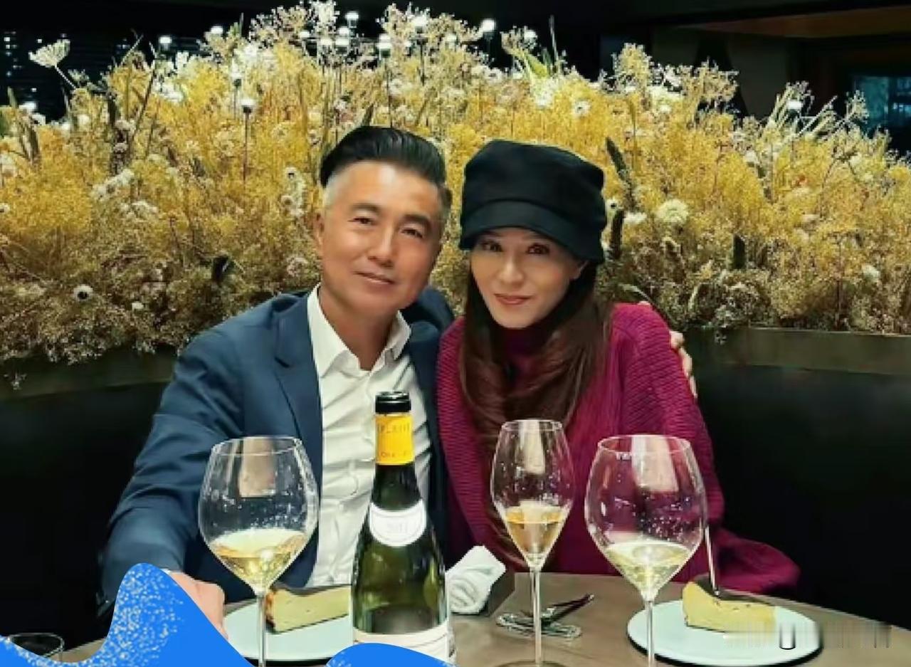 当年相爱9年被分手，痛不欲生，现在滕丽名应该感谢魏骏杰当年的不娶之恩，才能遇到今