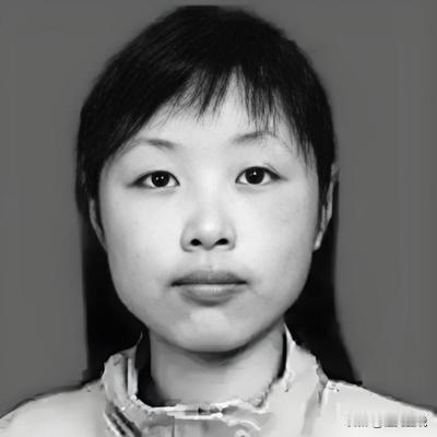 2008年汶川地震，四川一名21岁女教师被埋进废墟，身体断成三截，腹部被钢筋击穿