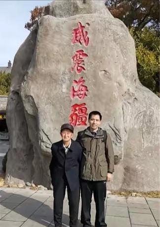 [浮云]1979年，内蒙古一对夫妻生下儿子不想要，连夜送给村里刚丧子的贫农:“这