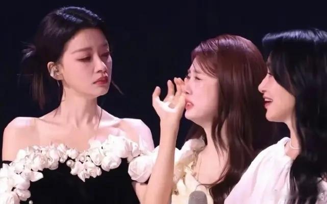 《浪姐》今年的质疑声更大了孙怡明显唱的更好一点，但是1V1还是输了，即便总分更高