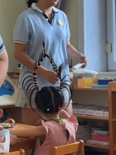 我怎么就突然想到轰炸大鱿鱼了呢 ​​​