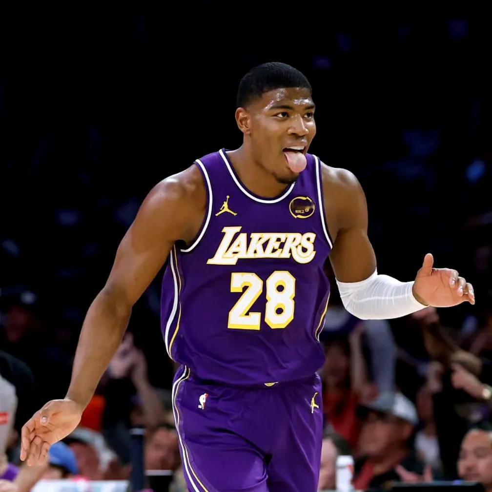 进攻确实厉害
防守是真头疼
能留住尽量还是得留住
打个替补的火力点会更好一点
合