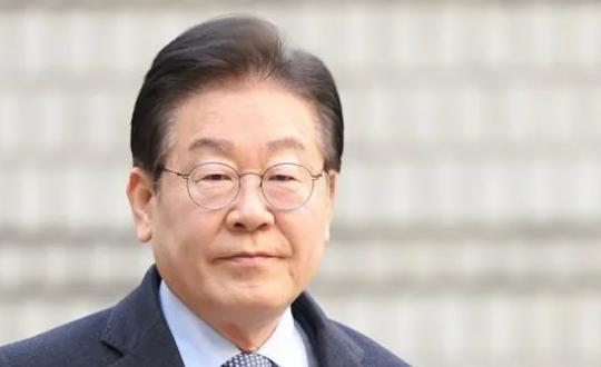 大家可能看错了李在明！从他拒绝参加九三阅兵后，李在明亲美的嘴脸已经彻底暴露了。此