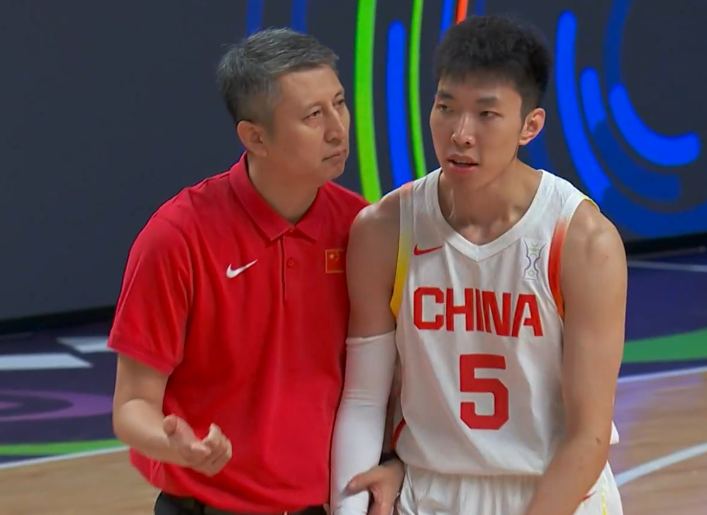 中国男篮vs韩国男篮2025男篮亚洲杯 廖三宁半场的表现和进攻选择，郭士强指导中