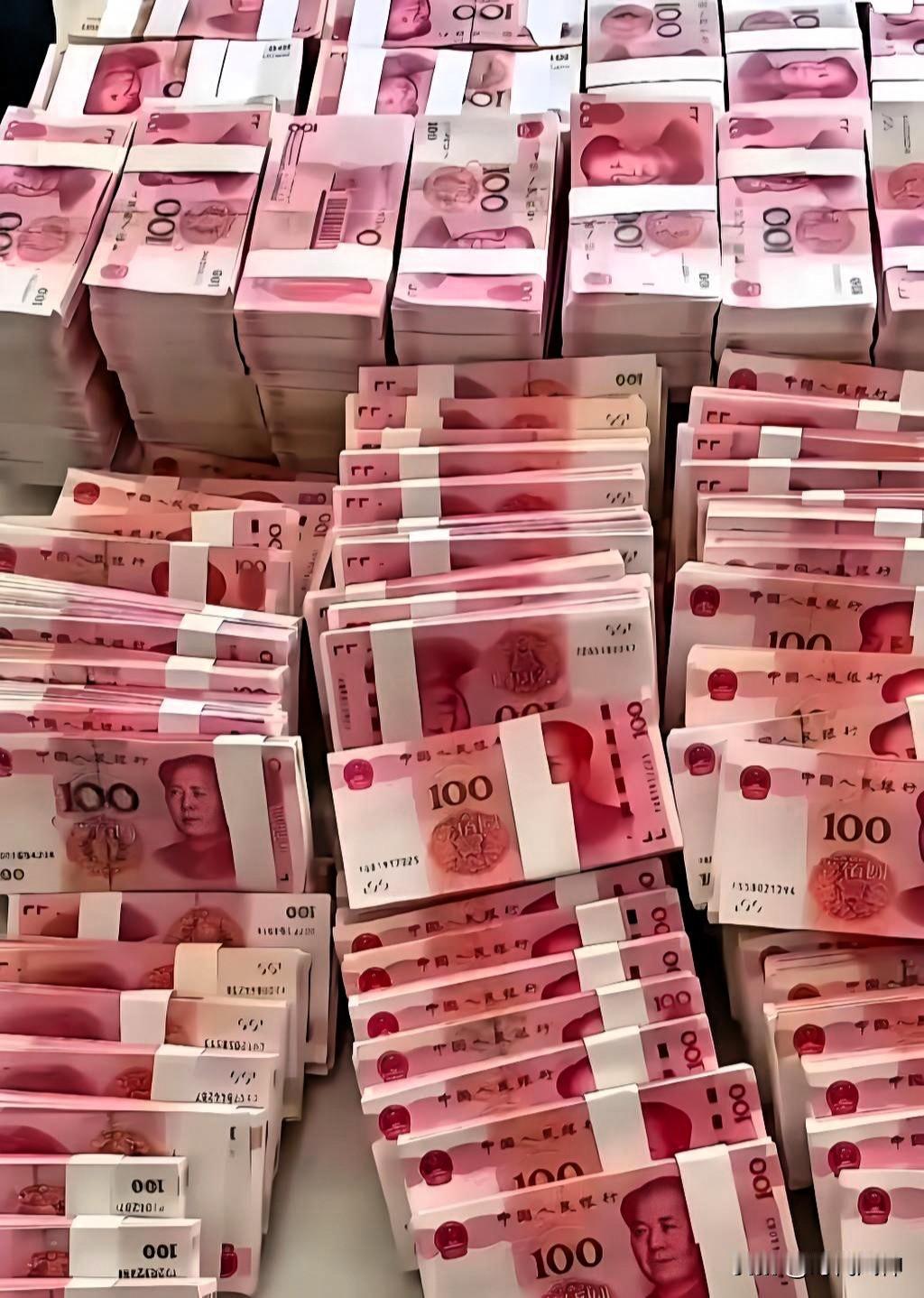 🔥看到一堆钱+这尊金观音=你要发大财啦！
别不信！老话说“见者有份”，刷到就是