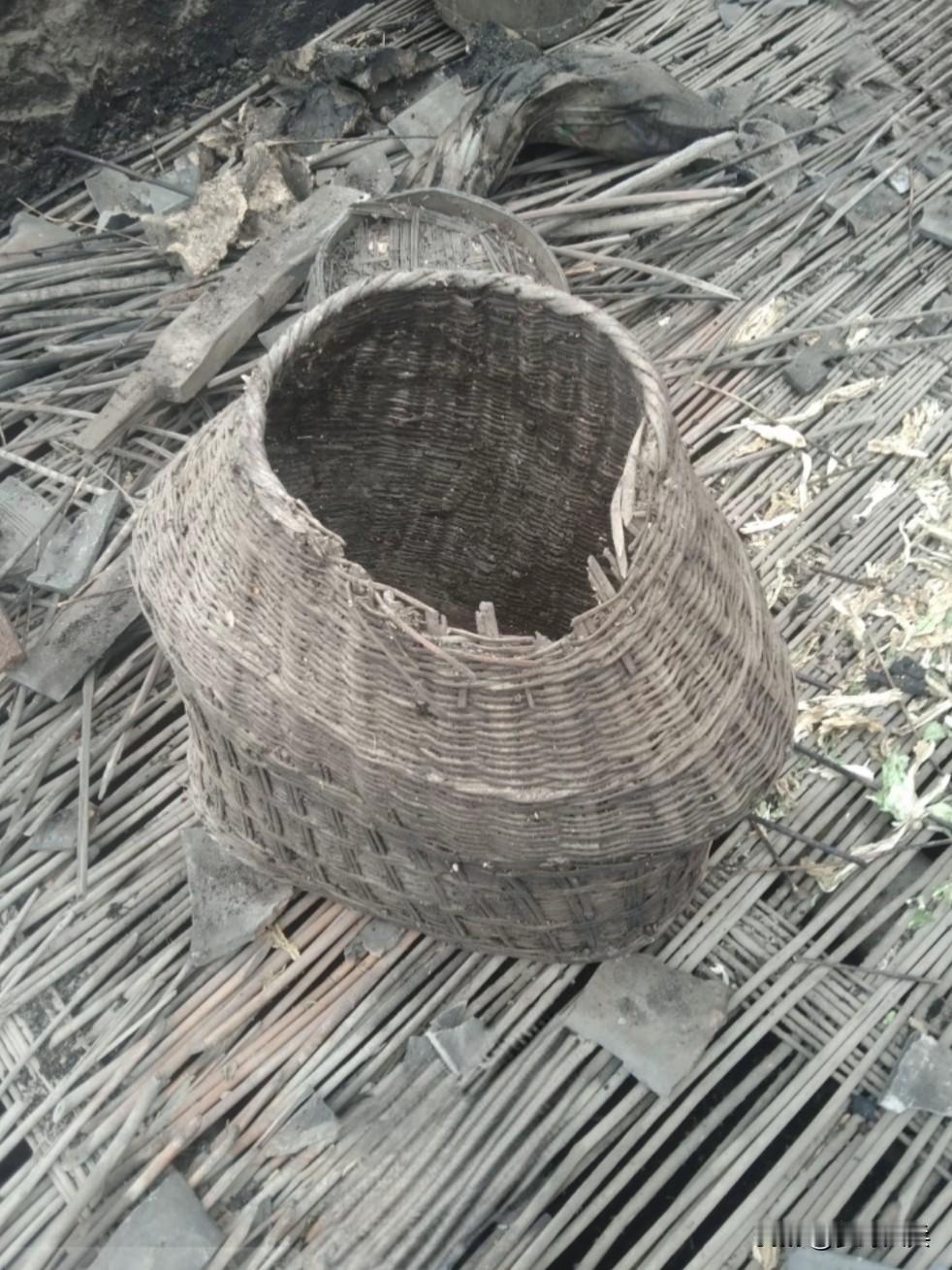 这个老物件既然难倒了无数人，问了20多个人都不认识？而且个个都懵逼了，都说从来没