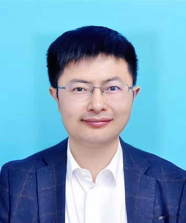 太厉害了！临沂82年张会岩，东南大学首席教授，把秸秆和废塑料直接变航空燃油，1吨