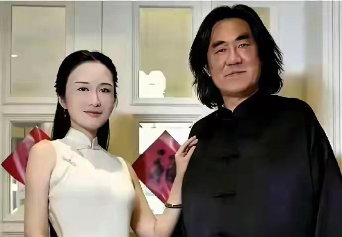 张纪中媳妇给老张换造型了，小媳妇把张纪中胡子刮掉，头发染黑，这造型，不忍直视[呲