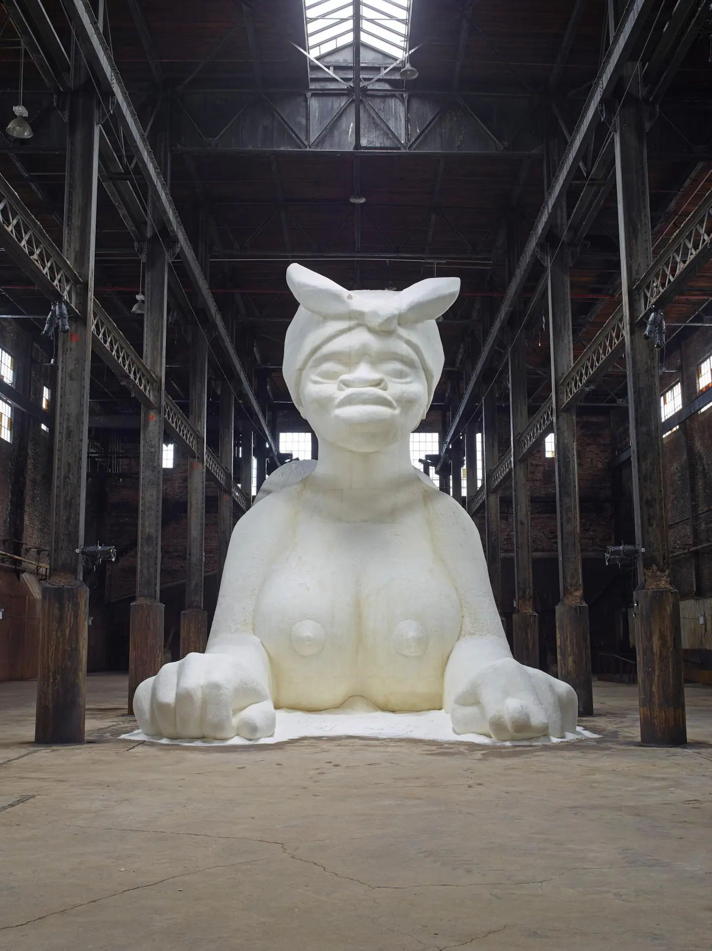 Kara Walker（1969-）美国黑人女艺术家，出生加州。 