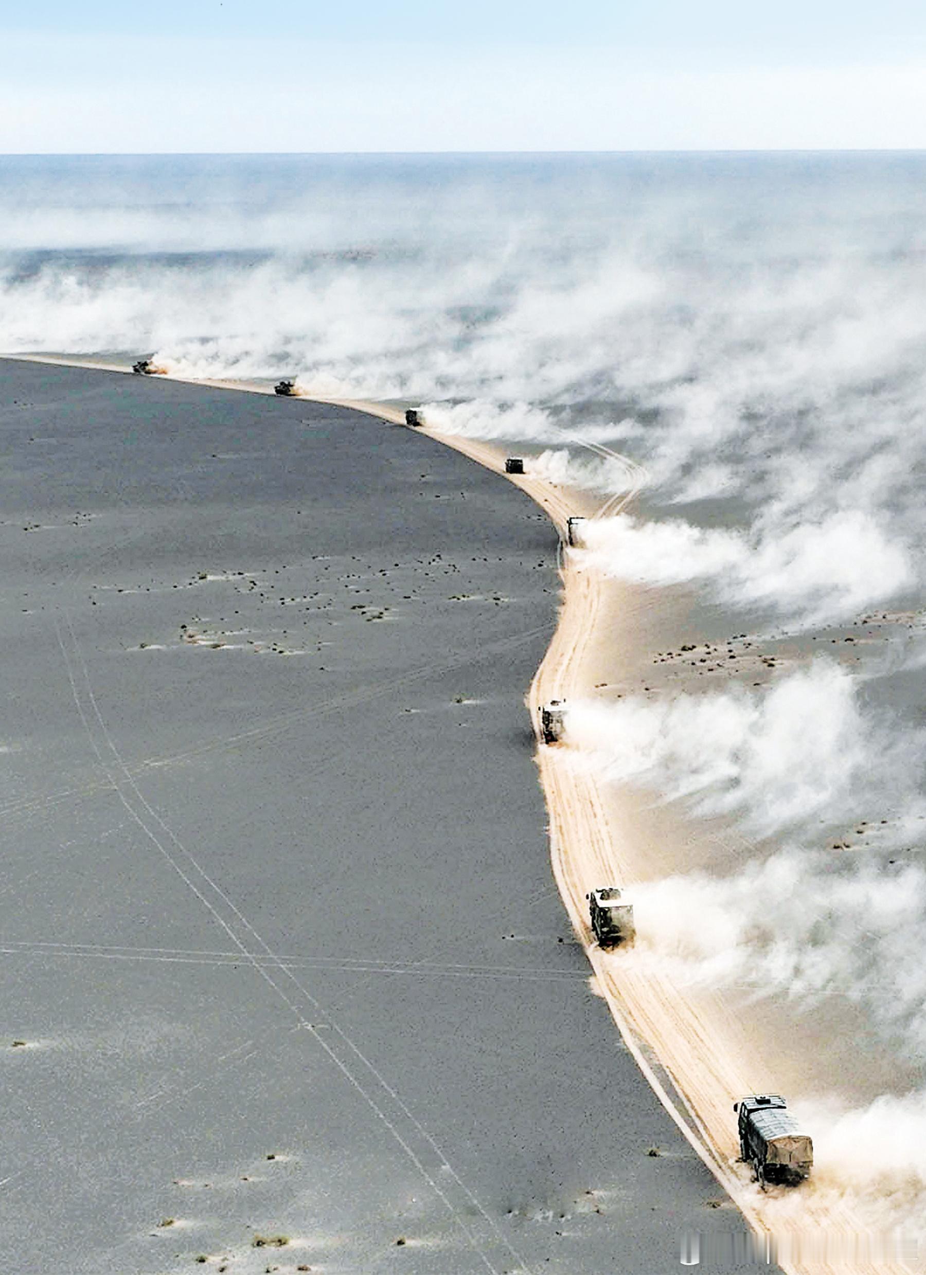 2024年陆军某旅防空分队组织机动训练军事历史全触达 ​​​