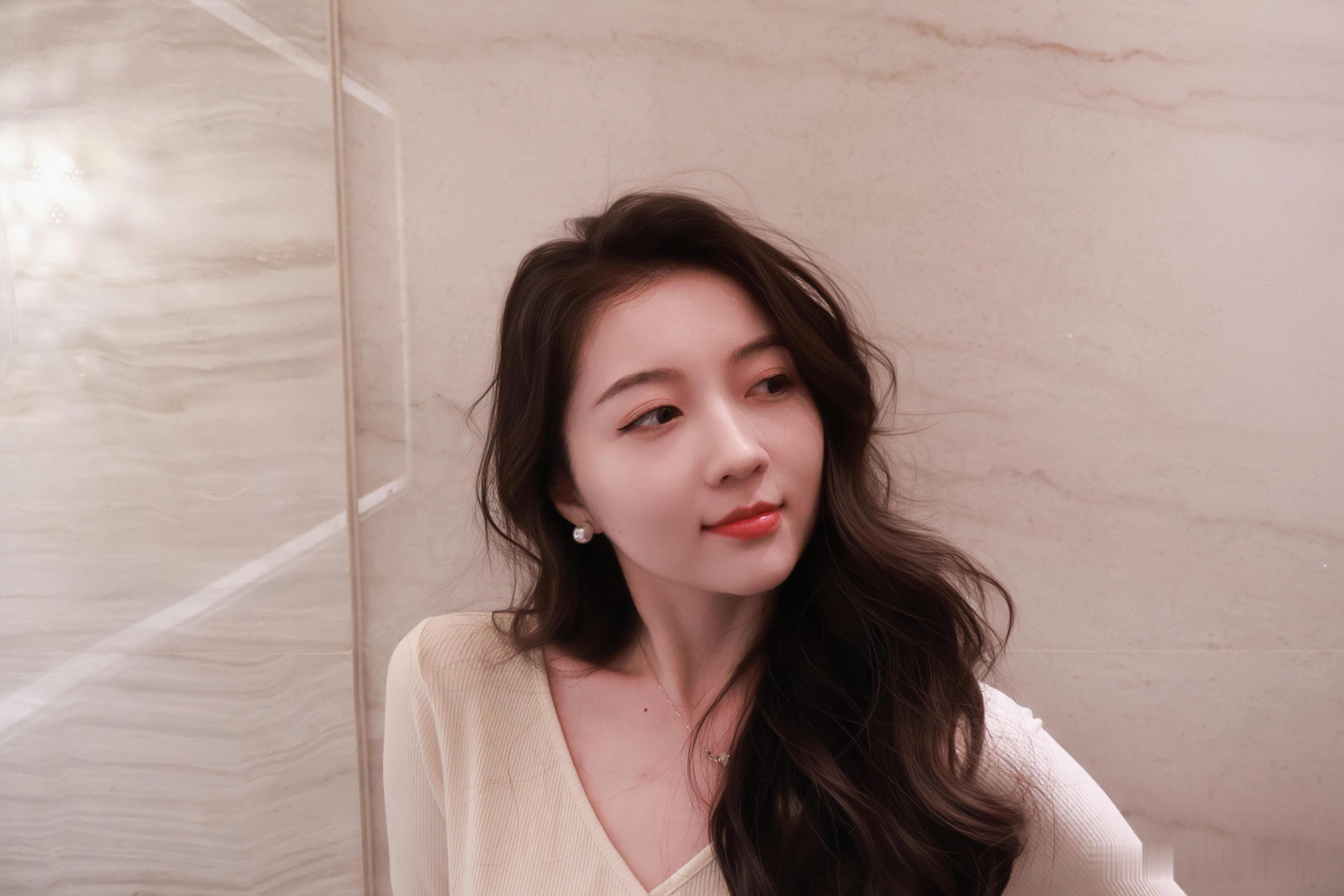 存一些姐系松弛感拍照姿势！