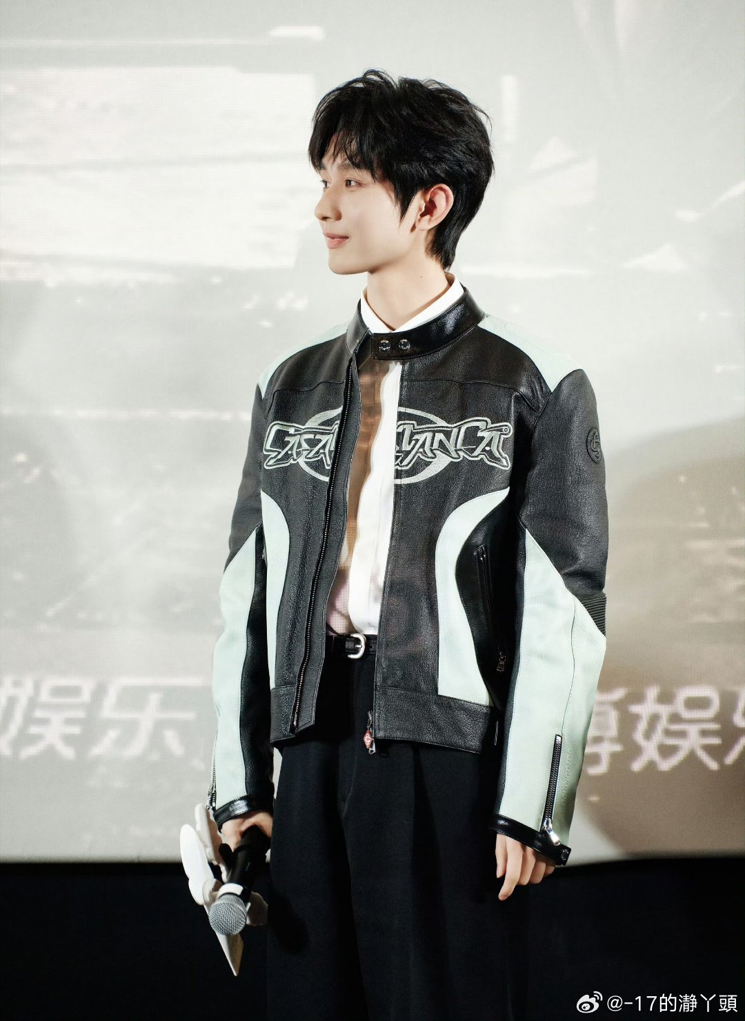 成毅，你就像一颗恒星，不追逐转瞬即逝的流量，只专注于发出自己持续而温暖的光。