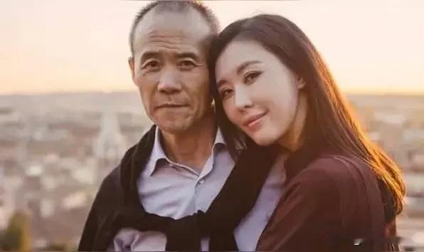 田朴珺和王石自2012年结婚以来，老夫少妻的关系，引人关注。有次有人问王石是如何