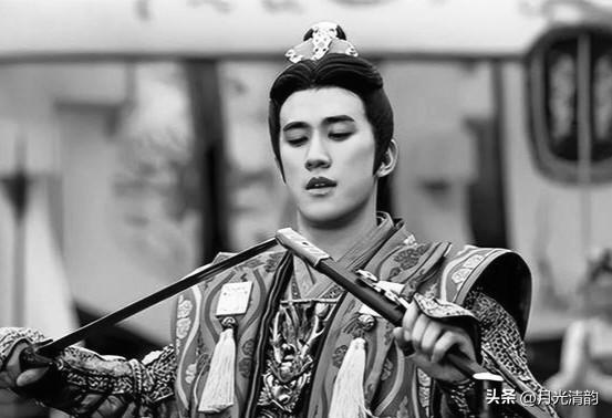 永徽元年，李治刚登基。朝堂上，谁说了算？是长孙无忌。托孤重臣、关陇贵族话事人、政