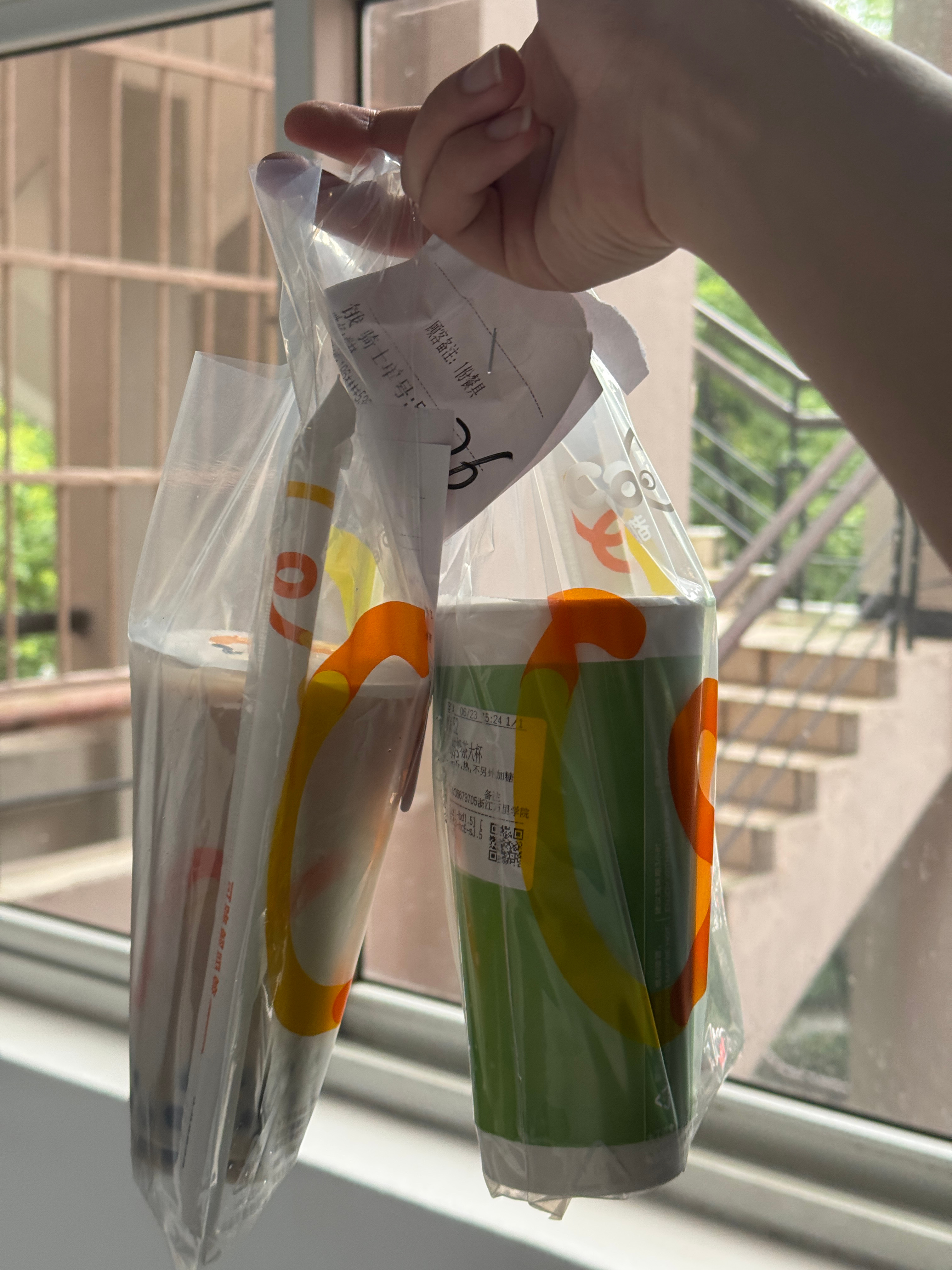 喝多了0.1 1.9 3.9的羊毛后现在突然感觉以前的9.9咖啡都贵了今天是3.