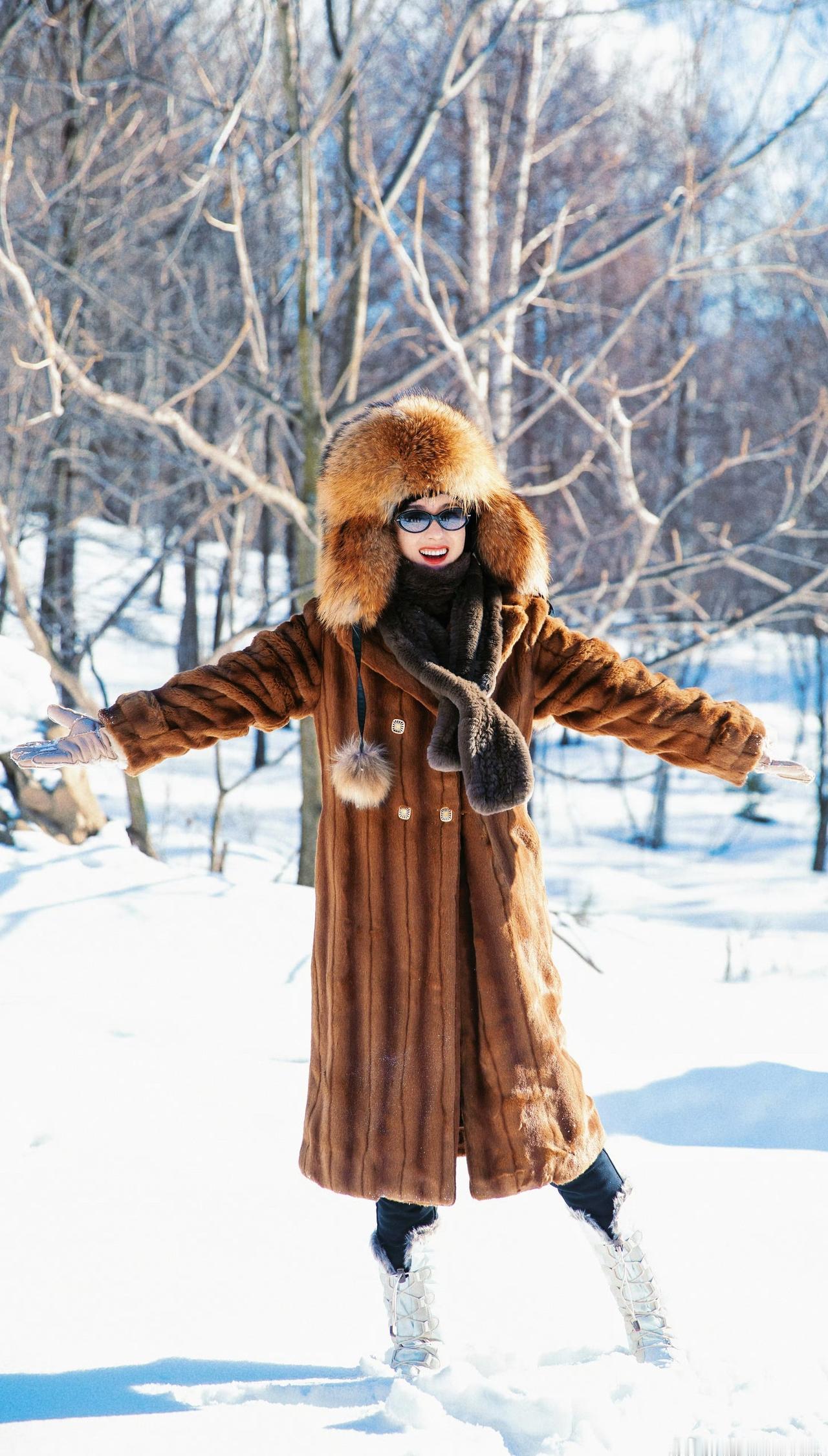赵丽颖  ❄️赵丽颖风吹半夏❄️赵丽颖 合照的同学成了大明星❄️365天安利赵丽