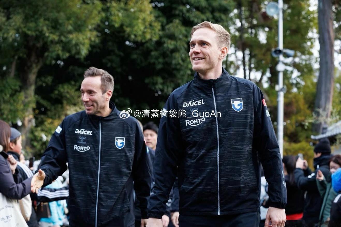 刚发现，前国安主帅施密特的教练助理沃尔夫（Jorn Erik Wolf）重返亚洲