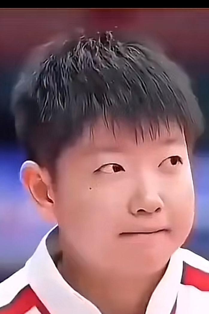 名古屋亚运会前夕，备战中的孙颖莎有话对大家说、各位叔叔阿姨你们好！我们现在上海崇