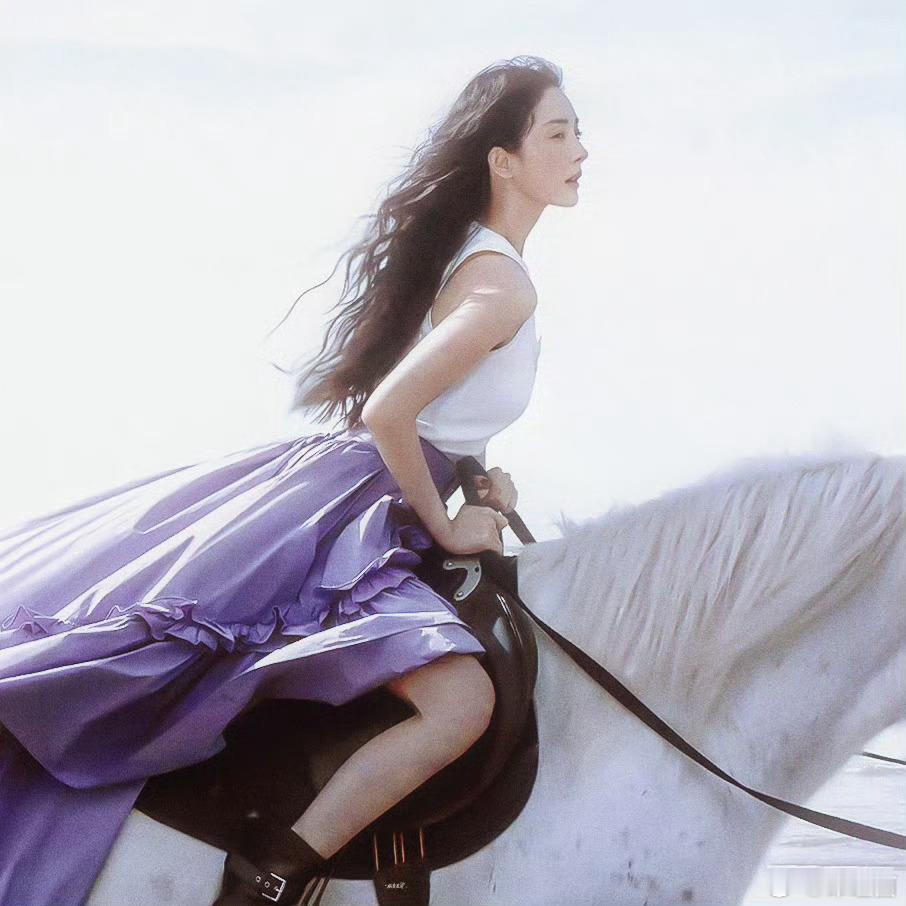 杨幂回应40岁了依然有很多困惑容貌焦虑 事业发展 