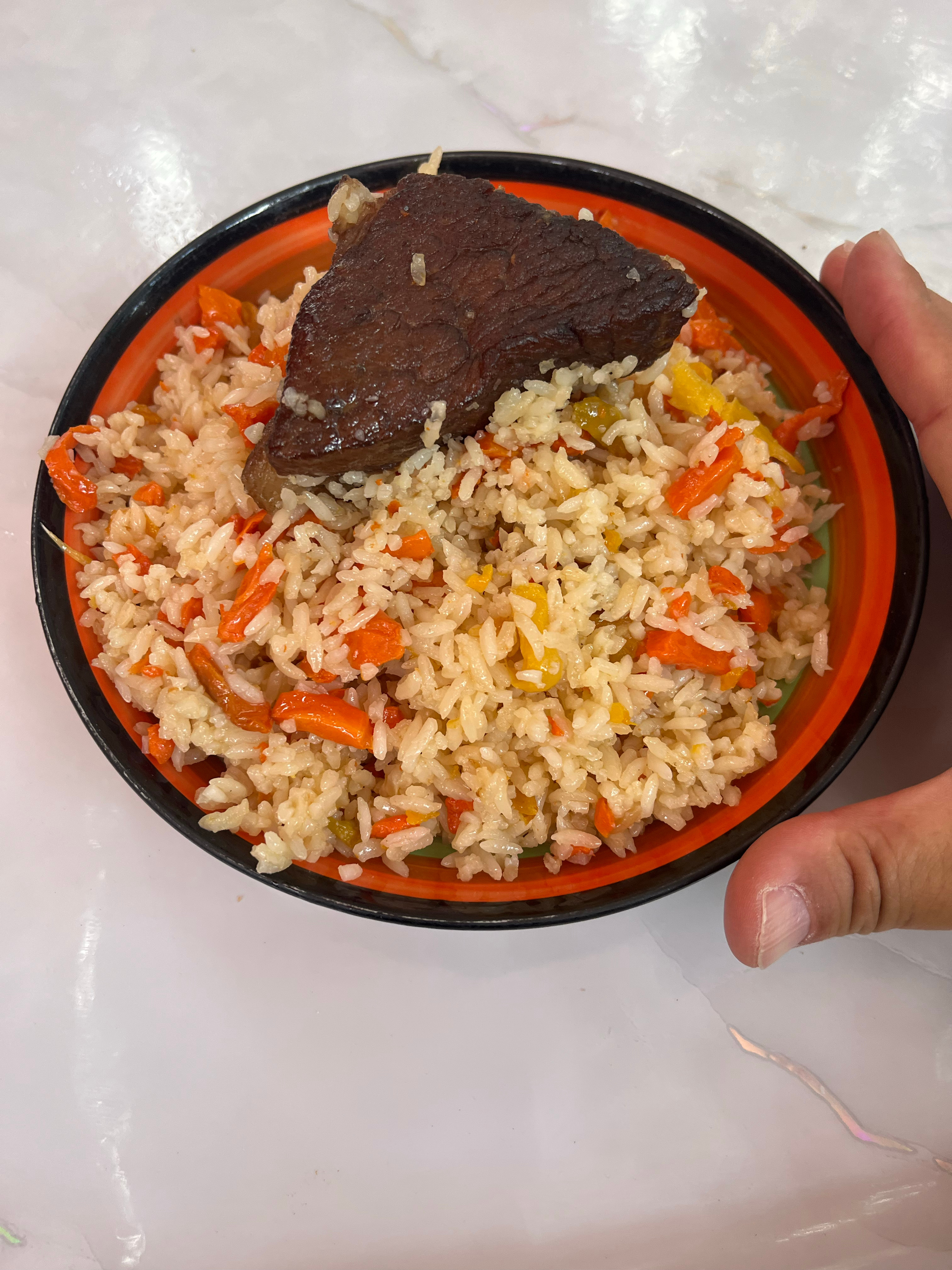 库车大寺旁边的牛肉抓饭！二十块钱 库车