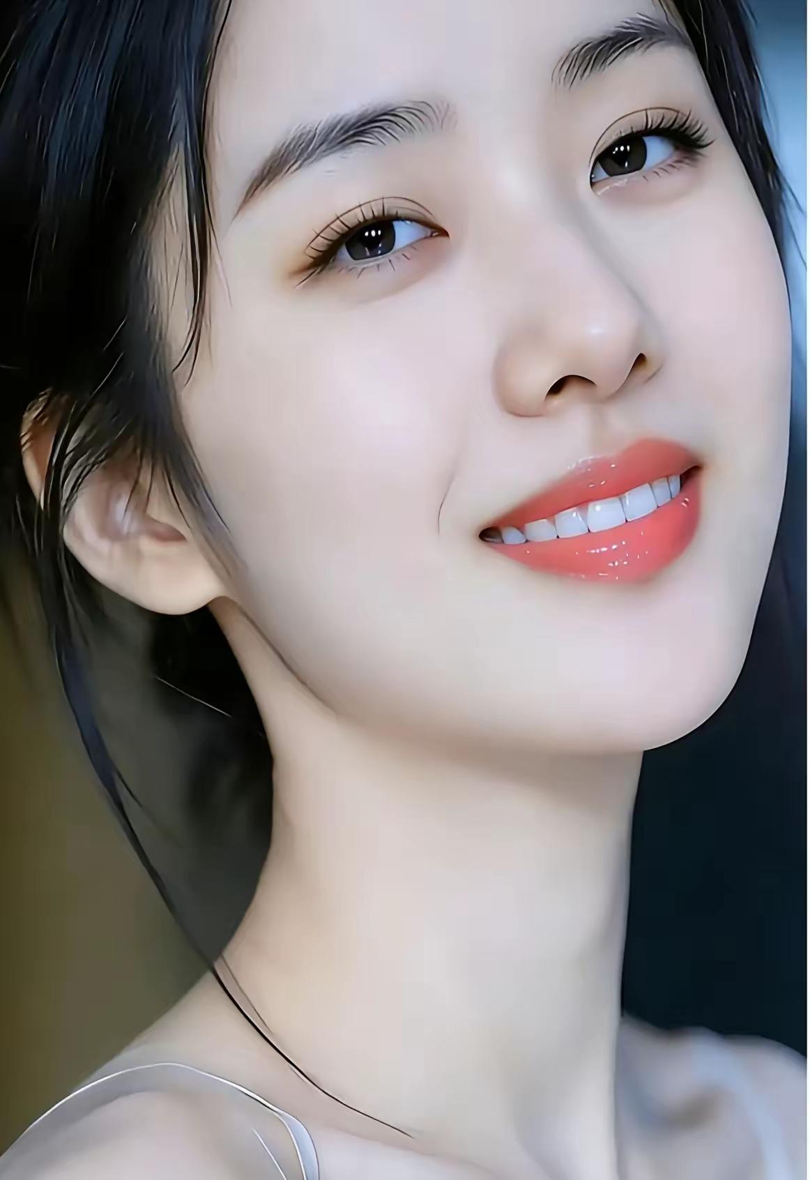 甜美笑容，温柔眼眸，自然妆容，清新自然🍀🌟💝