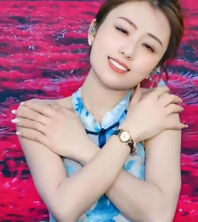 姐妹们，你们有没有发现，明明没干什么重活，却总是腰酸背痛、精神萎靡？
我闺蜜上周