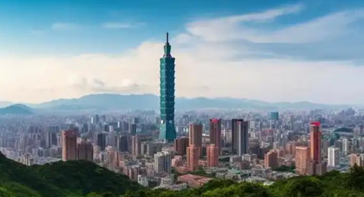 关心大陆，台湾主动喊话。7月17日晚，台湾当面公开称，向大陆的灾区情况表示慰问和