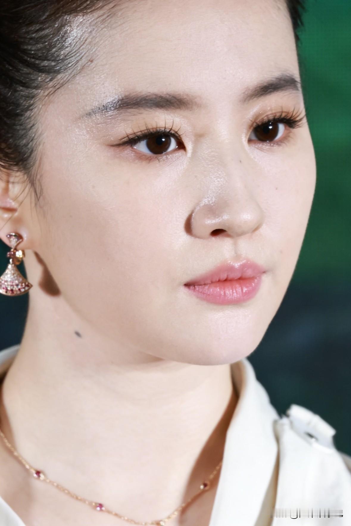 珠圆玉润，女神就这样美到了我的心里！