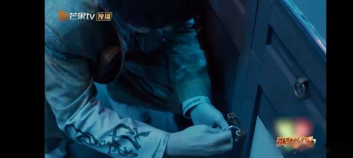 大张伟[超话]大张伟开出个隐藏NPC密室大逃脱大张伟：本以为是高光时刻，结果是大