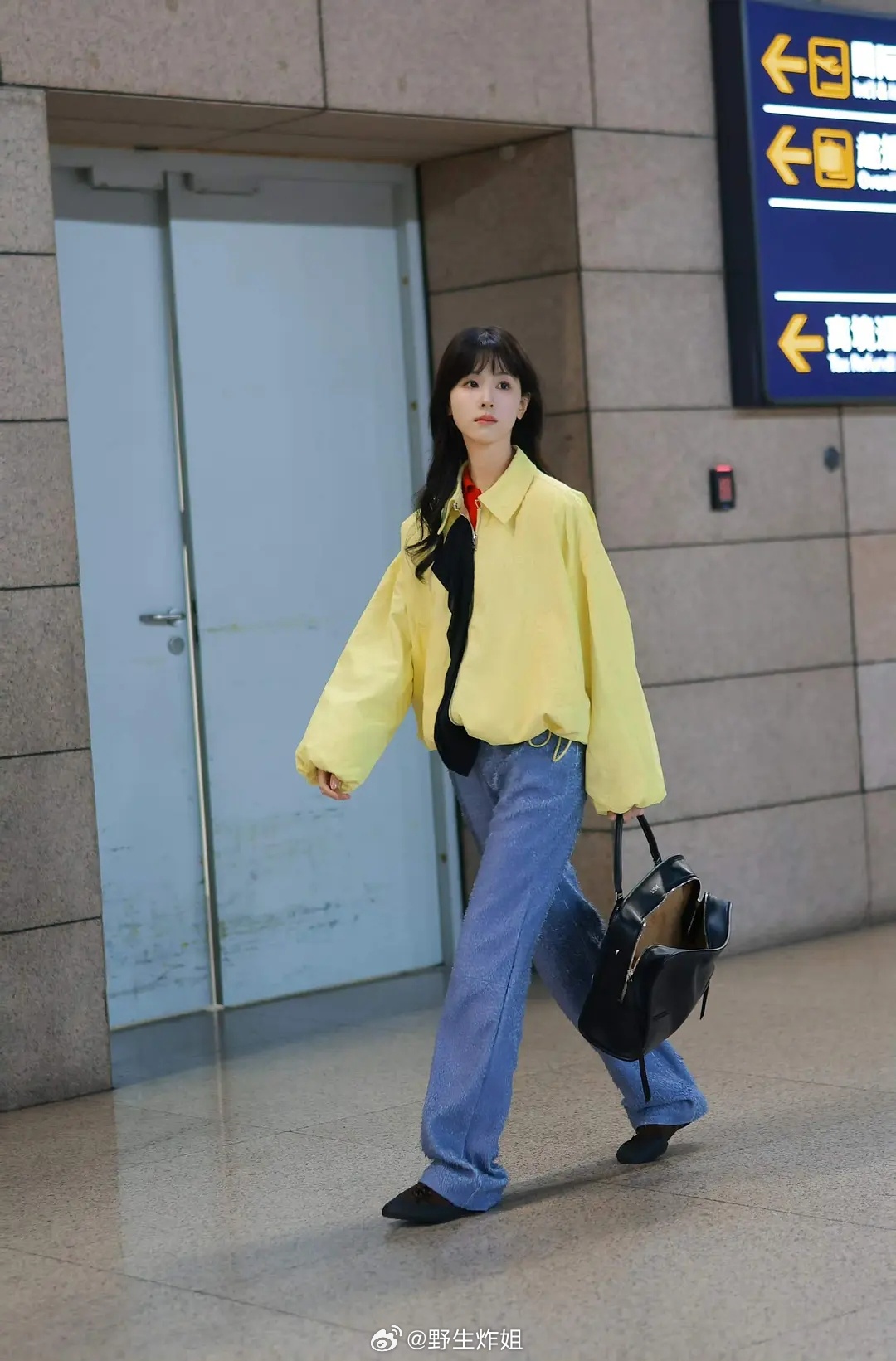 陈都灵LOEWE巴黎时装周出发图 好一个奶黄包 