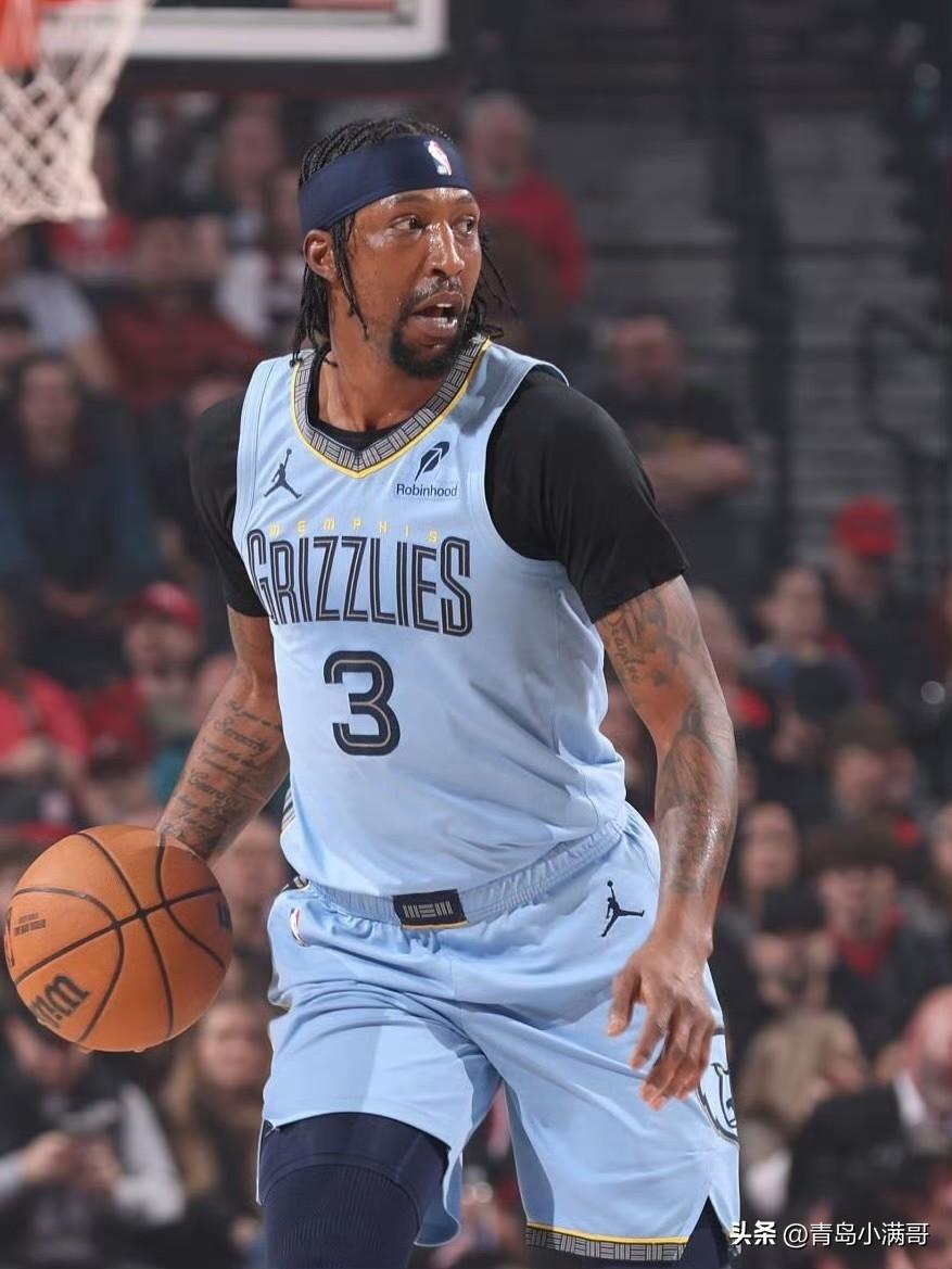 2160万换成你会放弃吗！！！波普将执行下赛季球员选项！

根据记者Michae