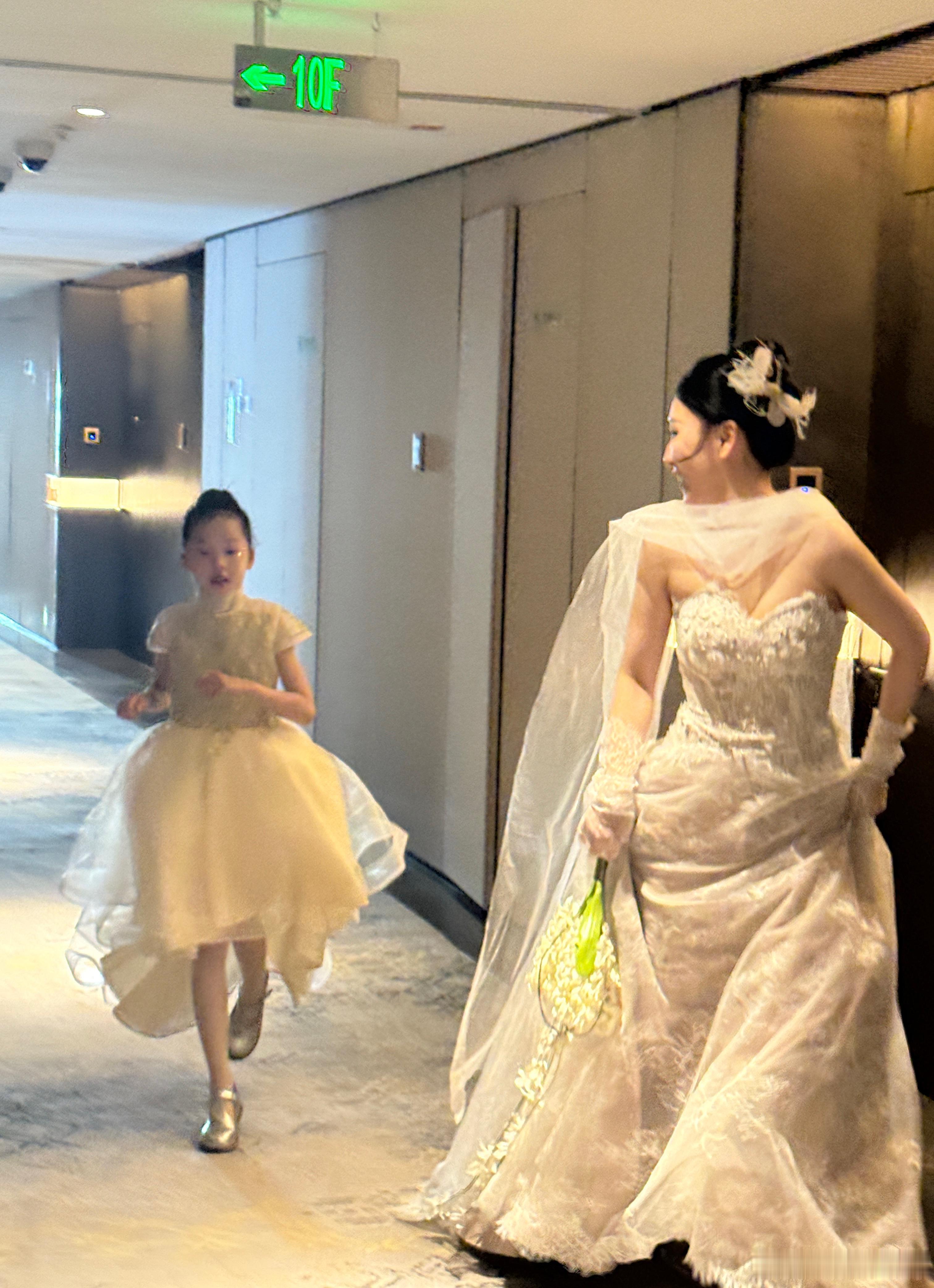 真的好爱参加婚礼 去见证朋友的幸福 ​​​
