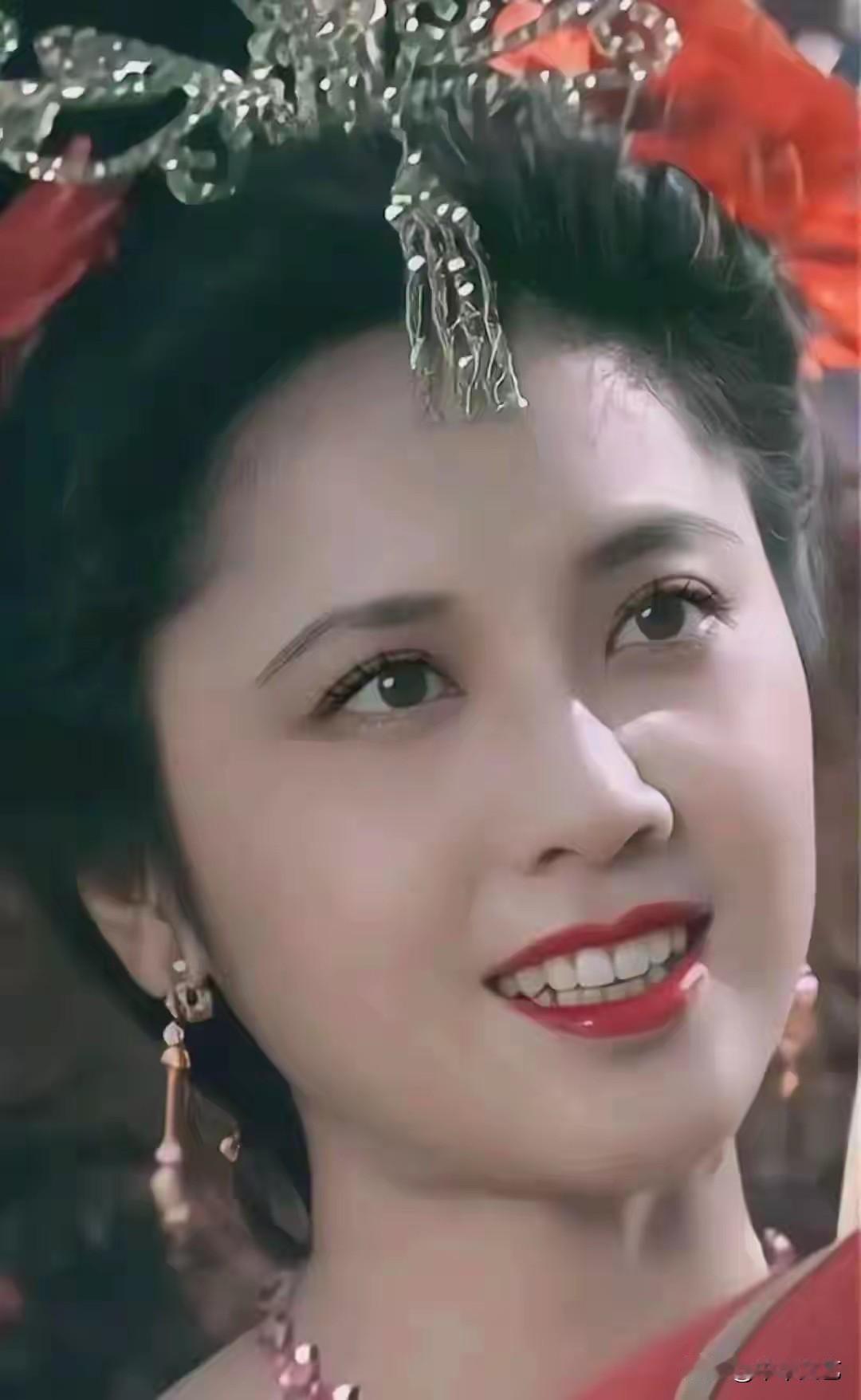女儿国国王，如果用一句四个字评论：后无来者。