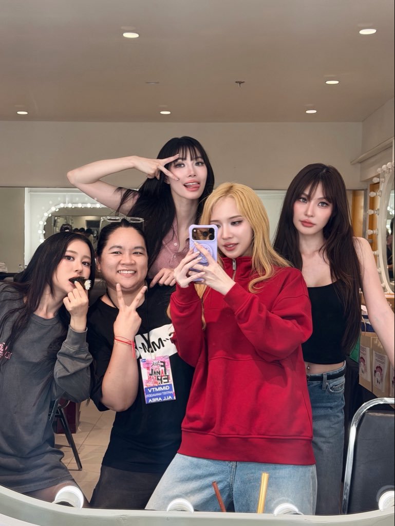 JanJingjing 🦊🐯janjingjing今天真的非常感谢大家！你们