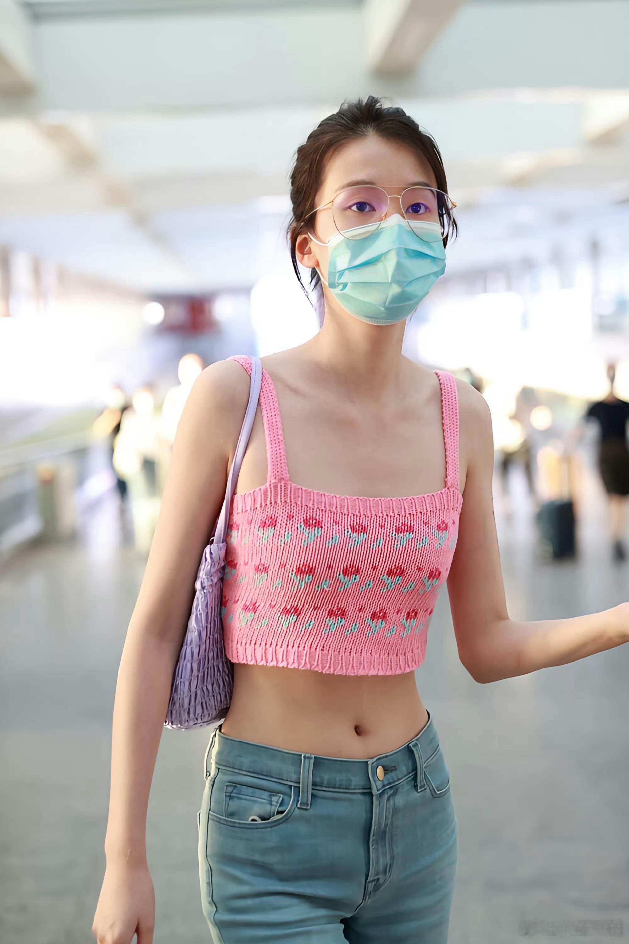 乔欣被曝结婚后首现身 愿你的生活如诗，不仅有风和日丽，还有星辰大海，每一处都是风
