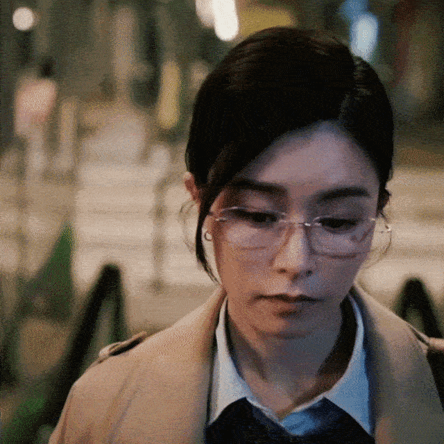 文咏珊新剧完全是主人级别 文咏珊《不眠日》有效出场即封神！西装黑长直配无框眼镜，