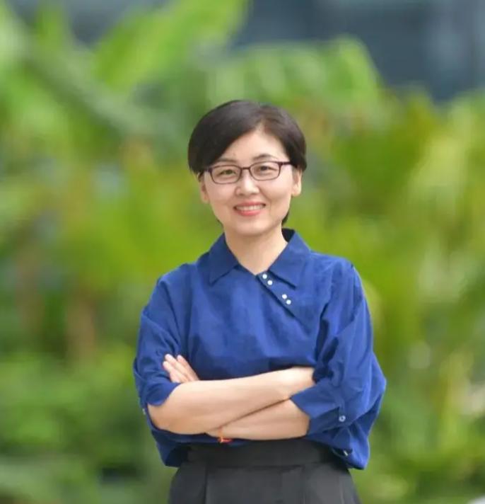 颜宁，清华大学教授，普林斯顿终身教授，中科院院士，深圳医学科学院创始院长。选择二